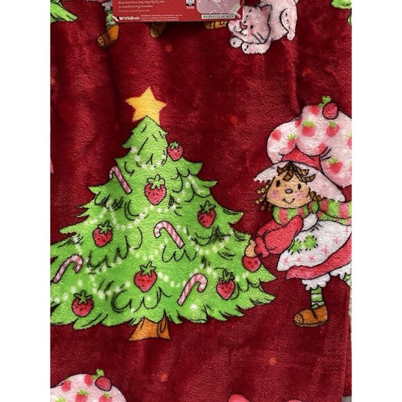 Strawberry Shortcake Custard Christmas Tree Throw Blanket 50" X 70" Holiday NEW - Picture 6 of 14